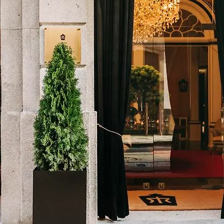 מלון Torel Palace 5*
